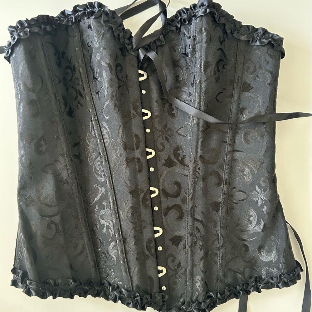Chic Black Brocade Corset Top - Picture 2 of 4